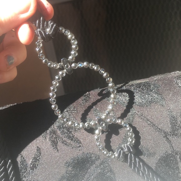 ❄️SALE❄️ VINTAGE black velvet purse. - Picture 3 of 5